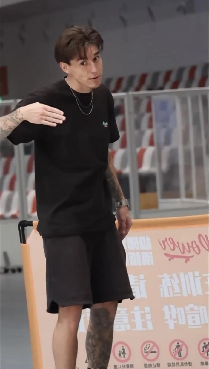 IAGO滑板教练
